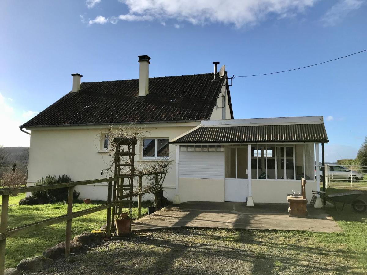 Gite Cottage Chaleureux En Pleine Campagne Vue Sur Les Monts Et Forets Et Le Chateau De Carrouges Exteriér fotografie